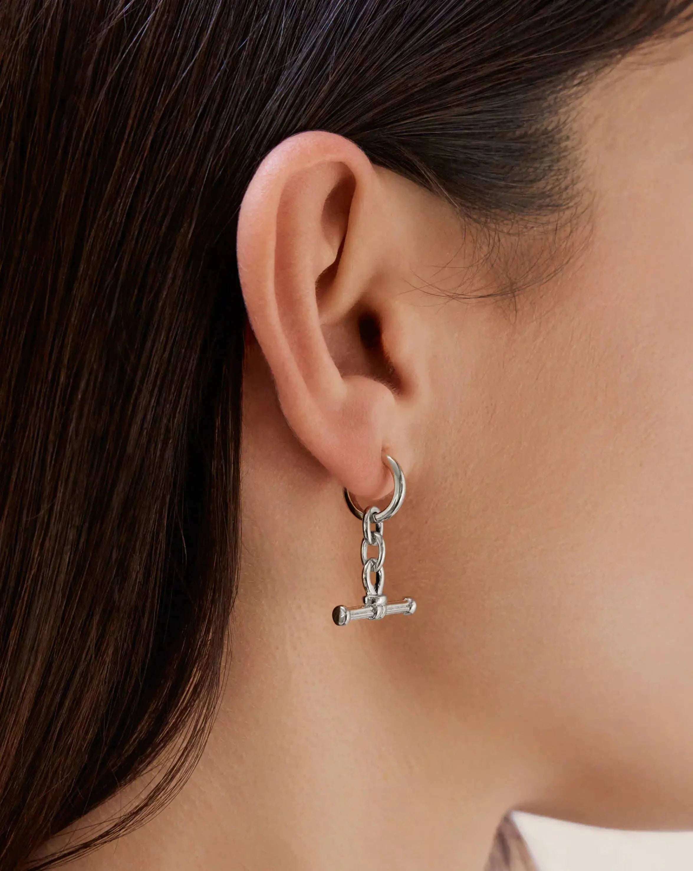 Ridge T-Bar Drop Huggies | Silver Plated