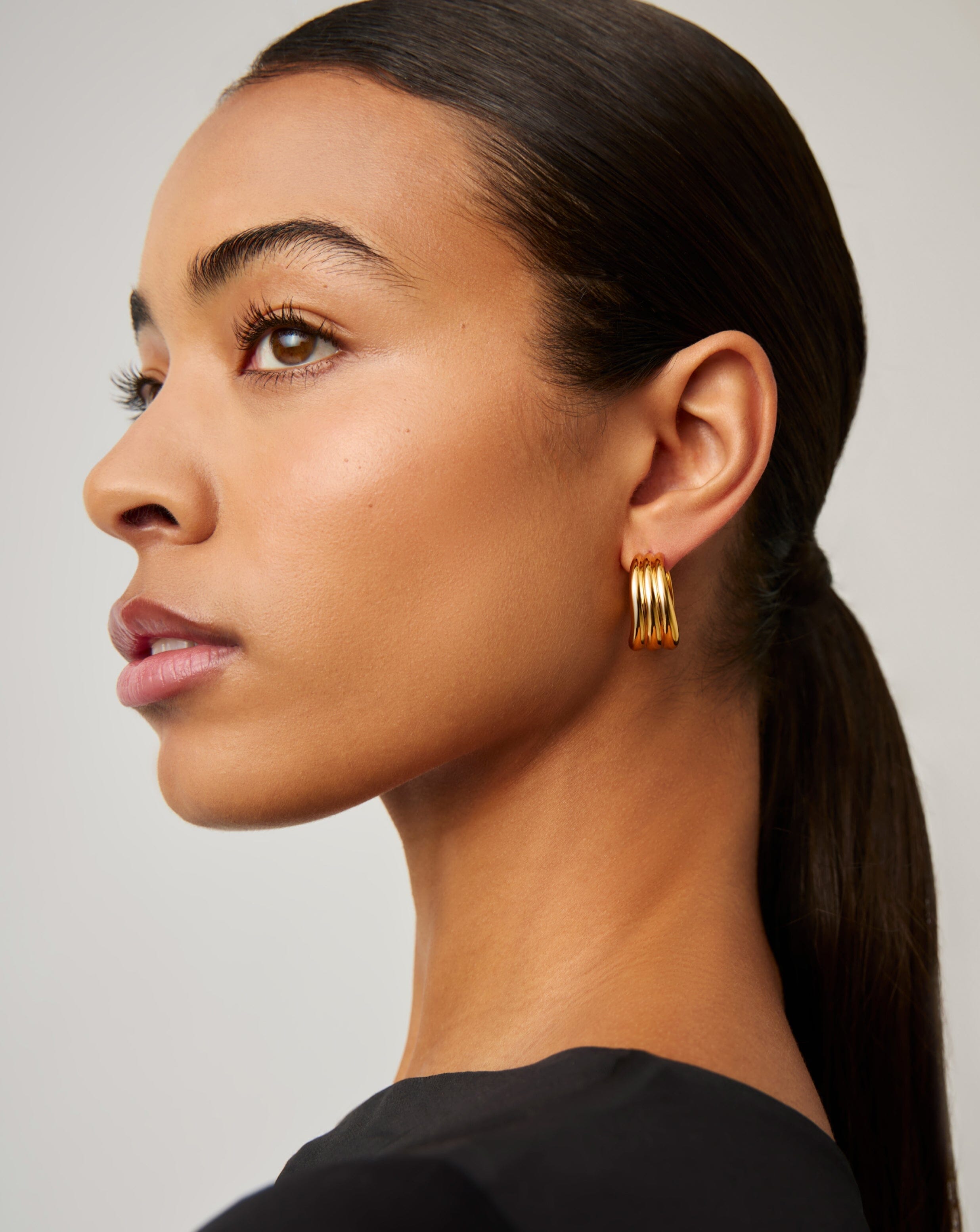 Savi Triple Ridge Medium Hoop Earrings | 18ct Gold Plated