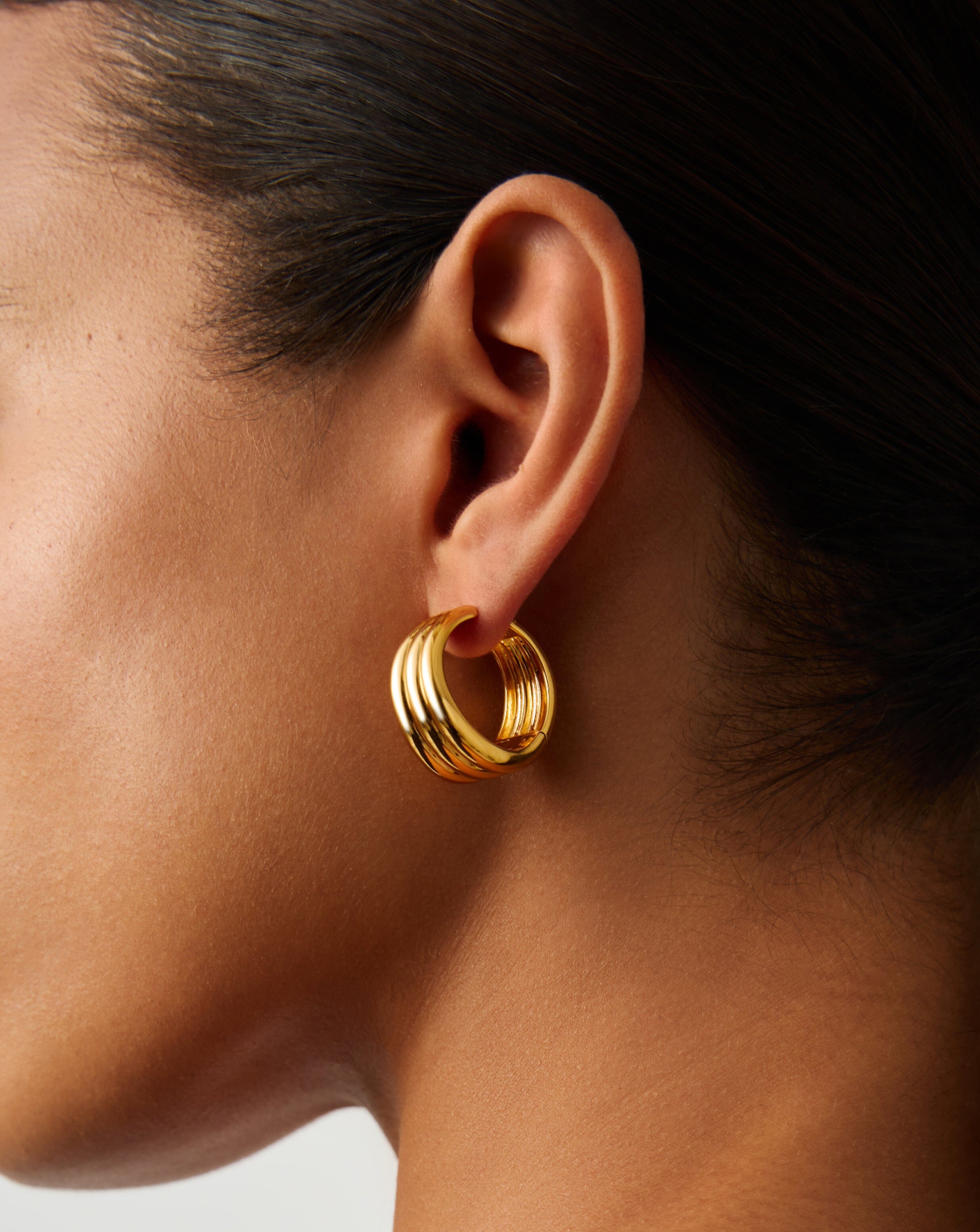 Savi Triple Ridge Medium Hoop Earrings | 18ct Gold Plated